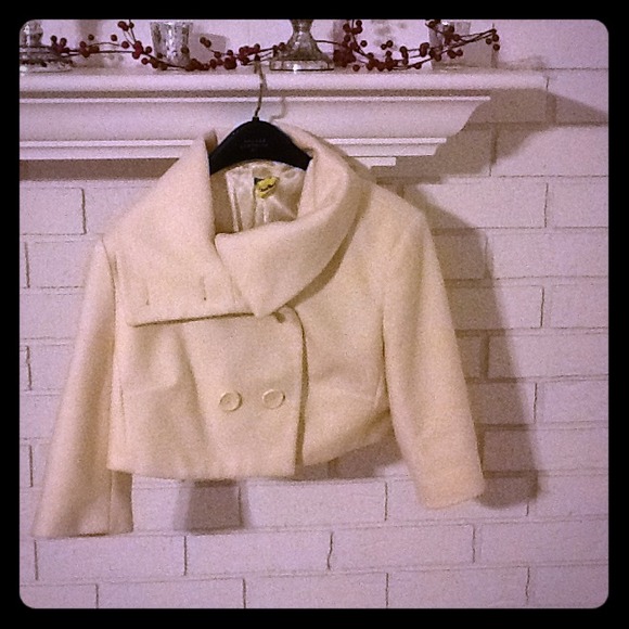 !!REDUCED!Benetton white cropped 3/4 sleeve jacket