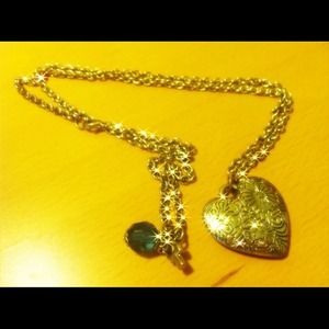 Jewelry - Vintage heart pendant necklace Jewelry - Vintage heart pendant necklace