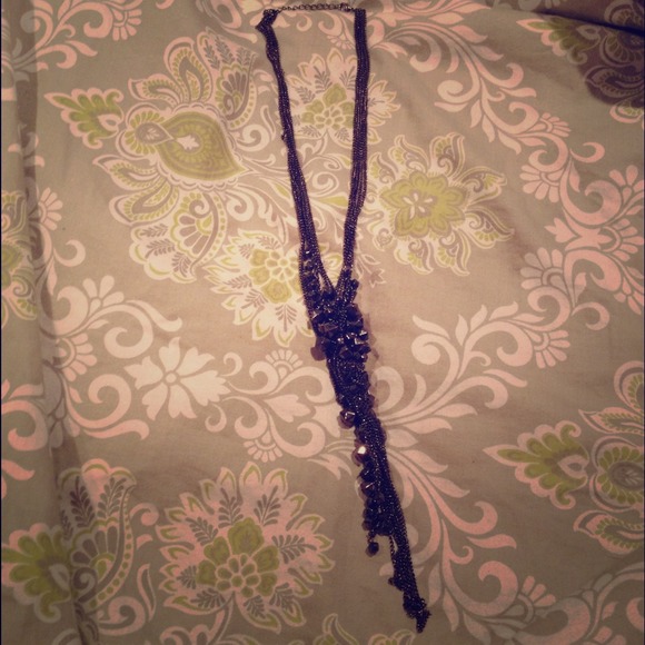 Knot stud necklace