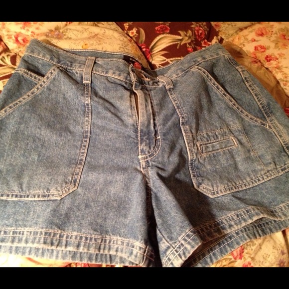 American Eagle denim shorts - Picture 3 of 4