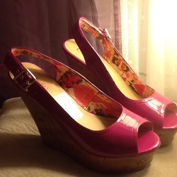 👠👠🎀🌂Wedges pink shoes...👠👠👗👚