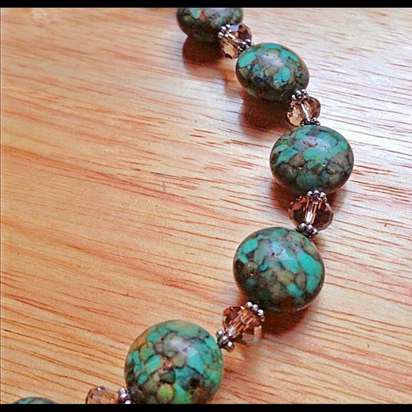 ✨NEW✨Handmade Turquoise & Crystal Bead Necklace - Picture 2 of 2