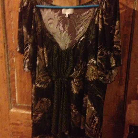 Maurice's brown & green top. - Picture 1 of 2
