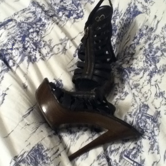 Heels black