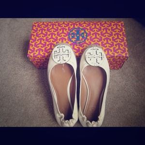 Tory Burch Flats size 5.5-Ivory white