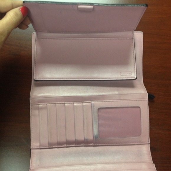 💢Sold Authentic Coach full-size wallet - Picture 2 of 2
