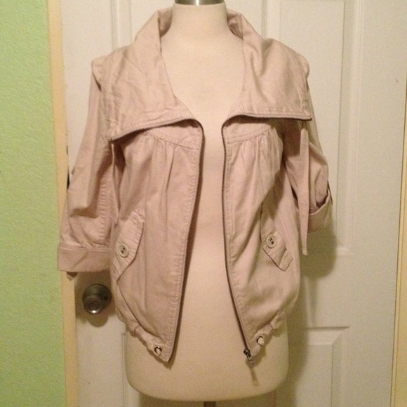 Jackets & Blazers - Jacket