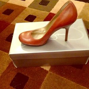 JESSICA SIMPSON -HENRI PUMPS