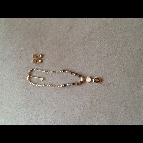 Necklace with matching earrings - Picture 1 of 1