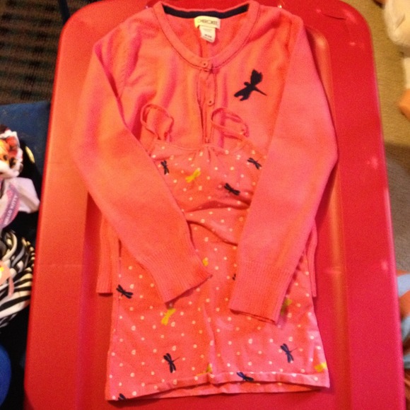 Sold @jeanine1277Girls size 7/8 tank & sweater set