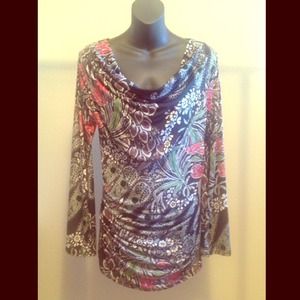 Long sleeve draped neck top