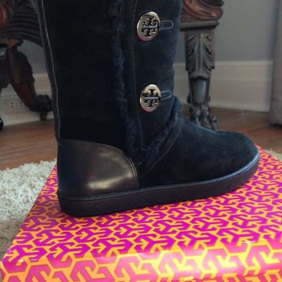 Tory Burch black "ginger" shearling boot.