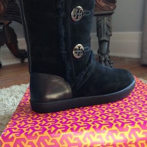 Tory Burch black "ginger" shearling boot.