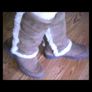 Authentic Ugg Sunburst boots.  Size 7