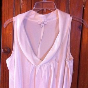 Cache sleeveless cowl