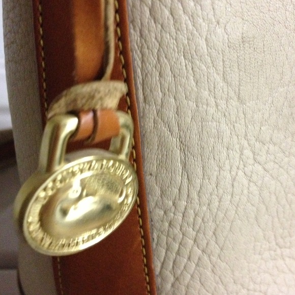 Handbag - Picture 3 of 4