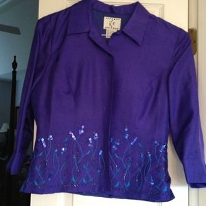 *Reduced*Blue silk blouse w/exceptional embroidery