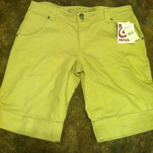 Shorts - Picture 2 of 4