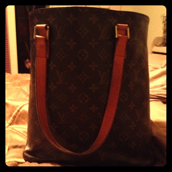 LV purse