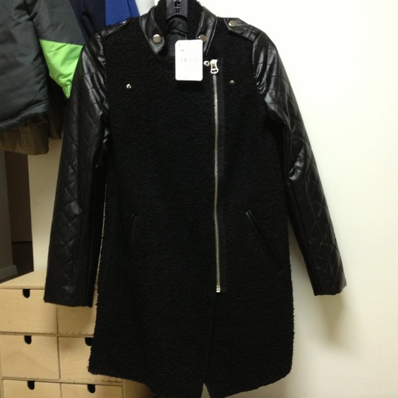 Quilted sleeve boucle coat