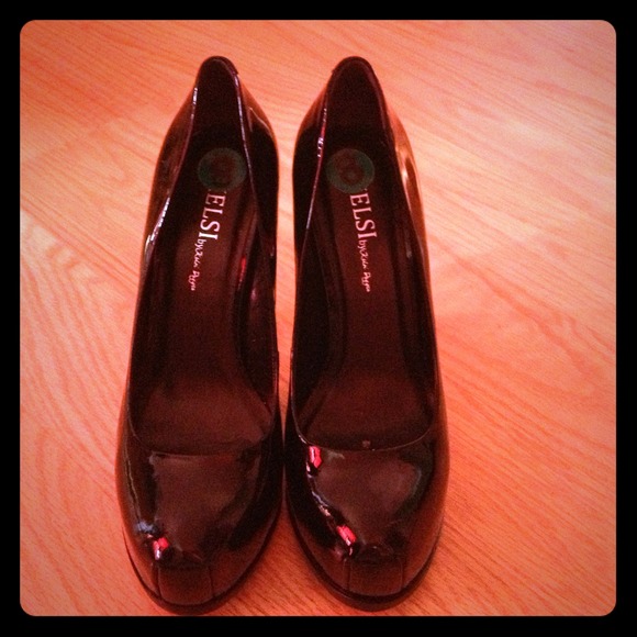 Size 8 black heels.