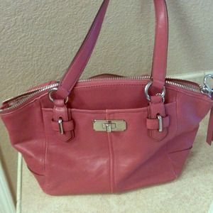 Coach purse authentic!!  Very cute