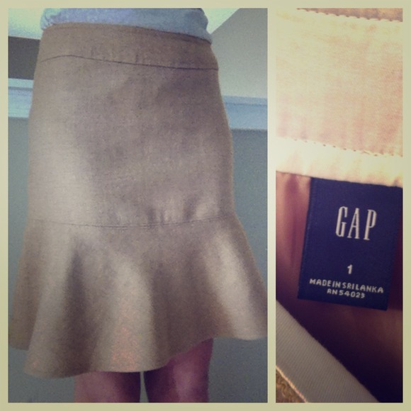 Bundle: 2 Gap skirts