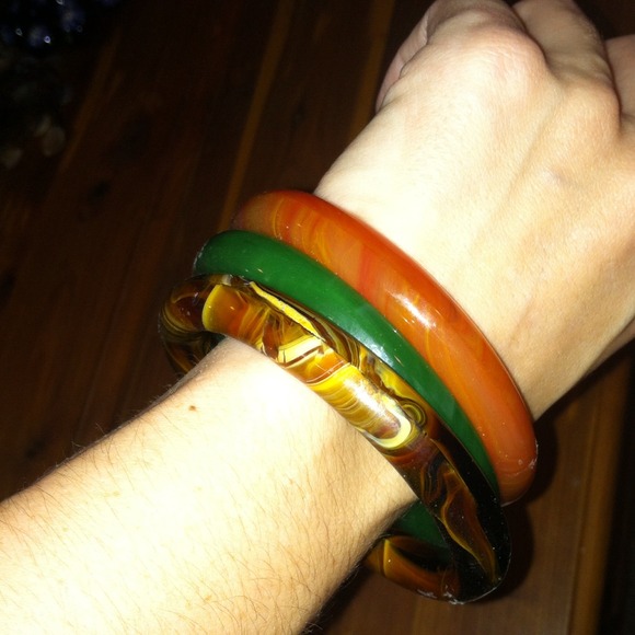 Beautiful bangle bracelets - Picture 2 of 3