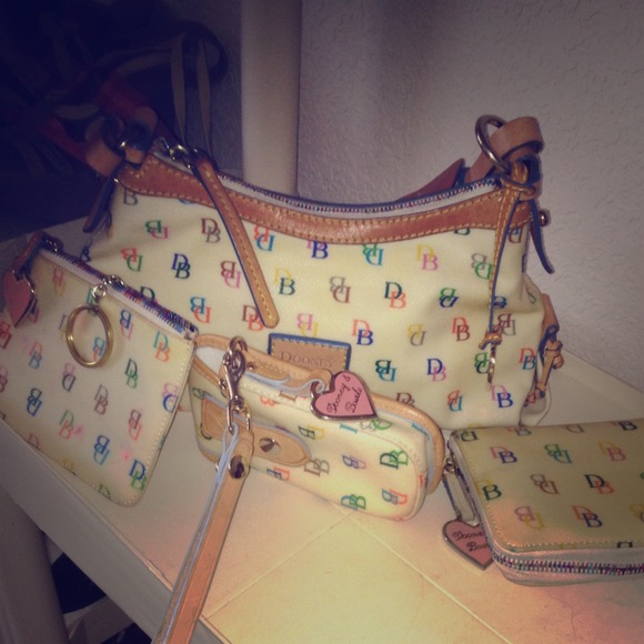 🎀On hold for potential trade🎀Dooney & Bourke set