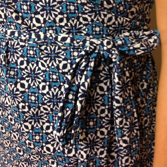 ❌SOLD❌Alfani Wrap Shirt - Picture 2 of 2