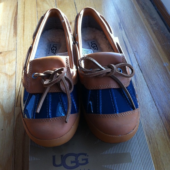 UGG Shoes - UGG Ashdale shoes