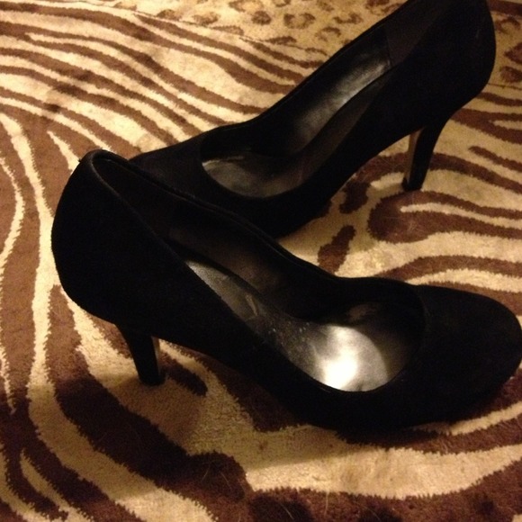 Nine West black suede shoes