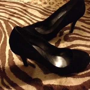 Nine West black suede shoes