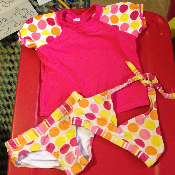 SOLD @jeanine1227 Girls 3 piece swimsuit size 7/8