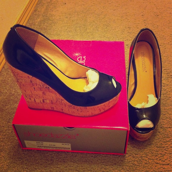 Peep toe wedges
