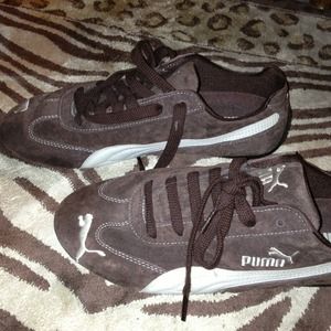 Puma tennis shoe brown suede