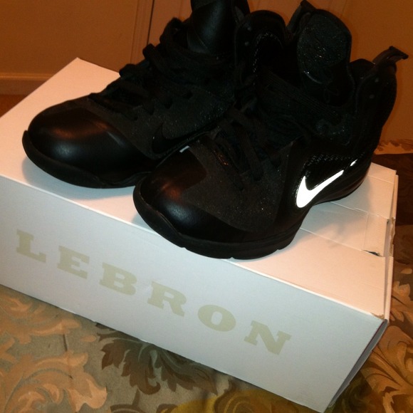 👟 - Picture 2 of 2