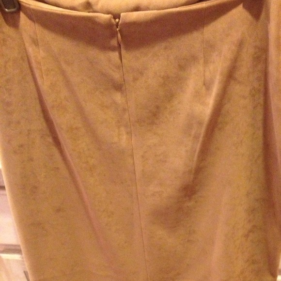Camel faux suede long skirt DONATED - Picture 3 of 4