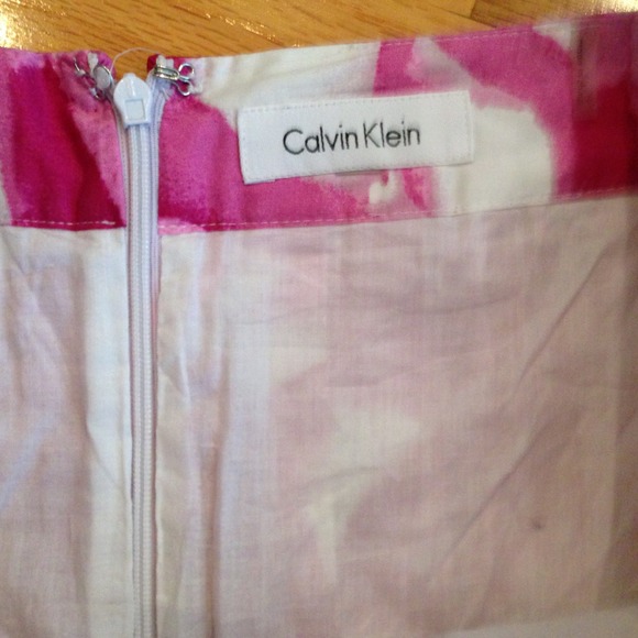 🔥REDUCED🔥 NWOT Calvin Klein Skirt - Picture 3 of 3