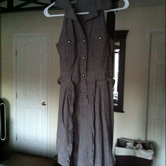 sleeveless dress