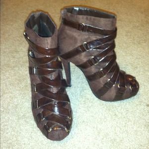 Reserved for @despicabledee...Brown booties