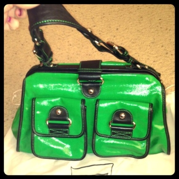 💵💵MAKE OFFER💵💵Cynthia Rowley designer handbag! - Picture 2 of 4