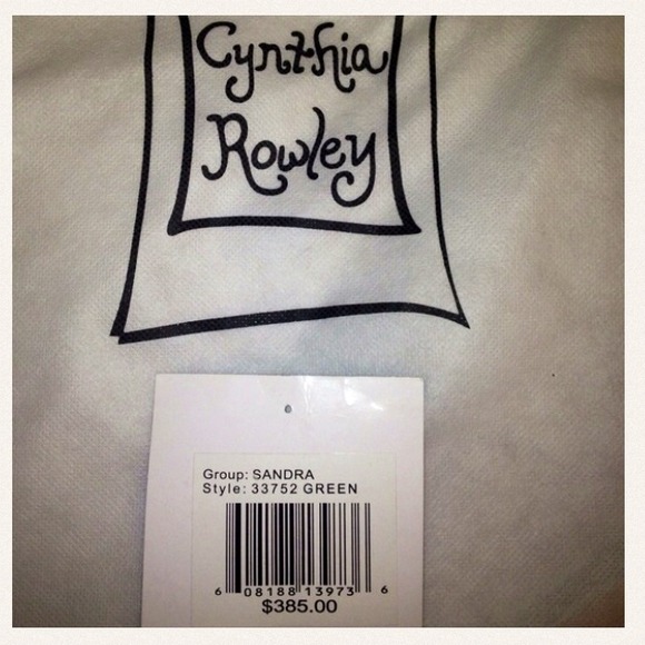 💵💵MAKE OFFER💵💵Cynthia Rowley designer handbag! - Picture 3 of 4