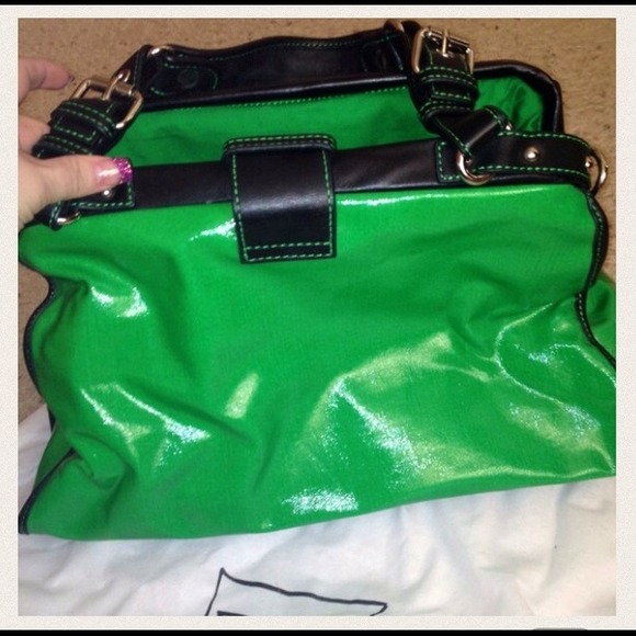 💵💵MAKE OFFER💵💵Cynthia Rowley designer handbag! - Picture 4 of 4