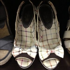 ❌Sold in bundle❌Authentic Coach wedges. Size 5.5