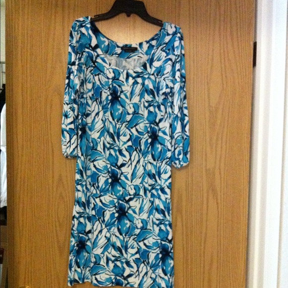 Cute Dress✨👗 - Picture 2 of 2