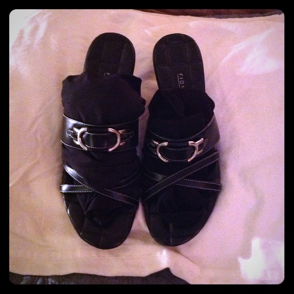 Fiona open heel black sandles