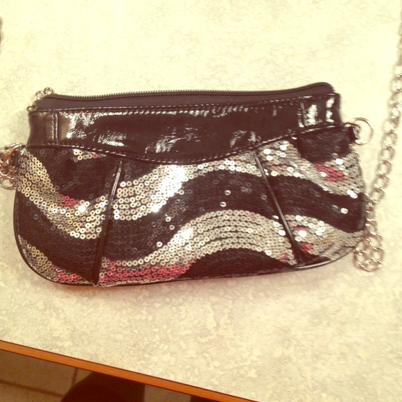 Small sequin wristlets with detachable chain