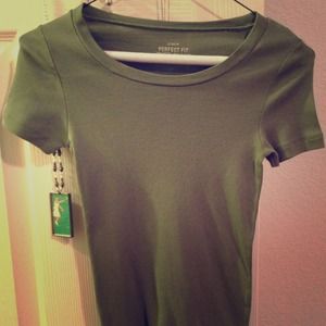 JCrew Perfect Fit olive green cotton tee, XXS!