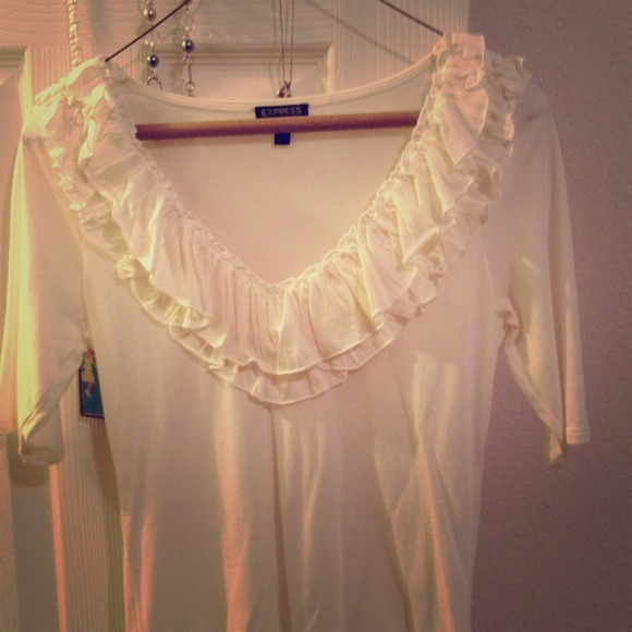 Express cream XS ruffle tee!